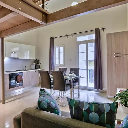 Charming 1 Bedroom Off Republic Street Sleeps 4 *