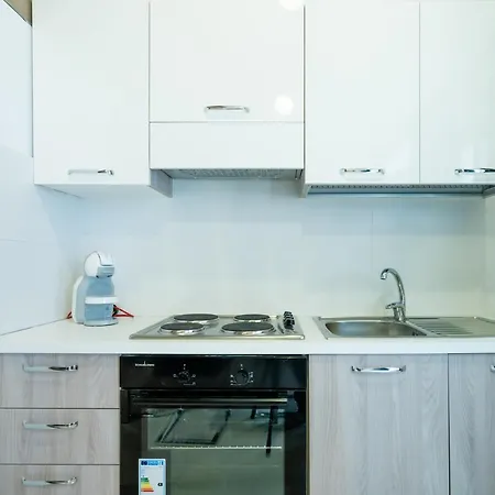 Charming 1 Bedroom Off Republic Street Sleeps 4 Apartment